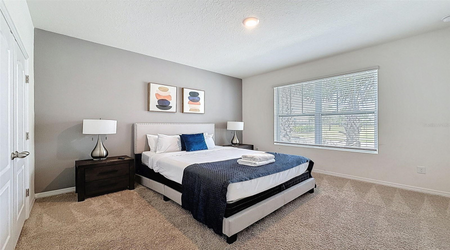 DAVENPORT, Florida 33837, 7 Bedrooms Bedrooms, ,5 BathroomsBathrooms,Residential,For Sale,OAKMOSS,0,MFRP4936413