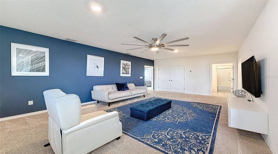 DAVENPORT, Florida 33837, 7 Bedrooms Bedrooms, ,5 BathroomsBathrooms,Residential,For Sale,OAKMOSS,0,MFRP4936413