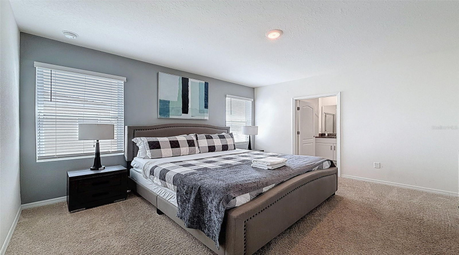 DAVENPORT, Florida 33837, 7 Bedrooms Bedrooms, ,5 BathroomsBathrooms,Residential,For Sale,OAKMOSS,0,MFRP4936413