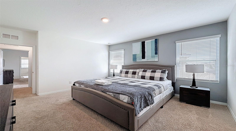 DAVENPORT, Florida 33837, 7 Bedrooms Bedrooms, ,5 BathroomsBathrooms,Residential,For Sale,OAKMOSS,0,MFRP4936413