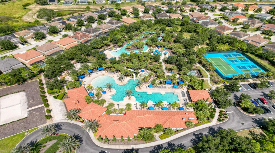 DAVENPORT, Florida 33837, 7 Bedrooms Bedrooms, ,5 BathroomsBathrooms,Residential,For Sale,OAKMOSS,0,MFRP4936413