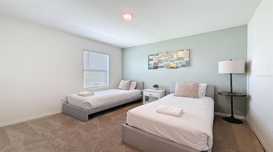 DAVENPORT, Florida 33837, 7 Bedrooms Bedrooms, ,5 BathroomsBathrooms,Residential,For Sale,OAKMOSS,0,MFRP4936413