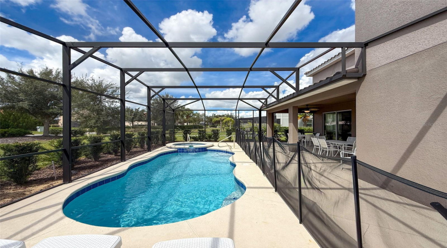 DAVENPORT, Florida 33837, 7 Bedrooms Bedrooms, ,5 BathroomsBathrooms,Residential,For Sale,OAKMOSS,0,MFRP4936413