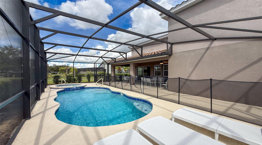 DAVENPORT, Florida 33837, 7 Bedrooms Bedrooms, ,5 BathroomsBathrooms,Residential,For Sale,OAKMOSS,0,MFRP4936413