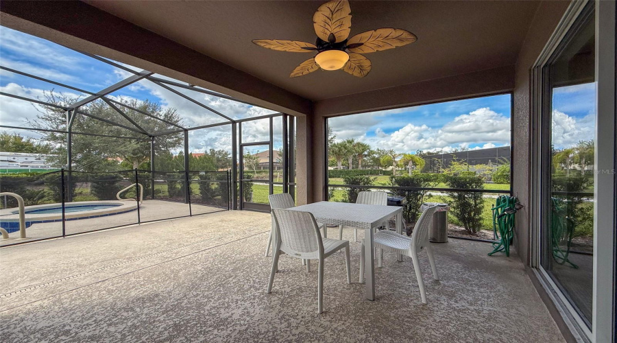 DAVENPORT, Florida 33837, 7 Bedrooms Bedrooms, ,5 BathroomsBathrooms,Residential,For Sale,OAKMOSS,0,MFRP4936413