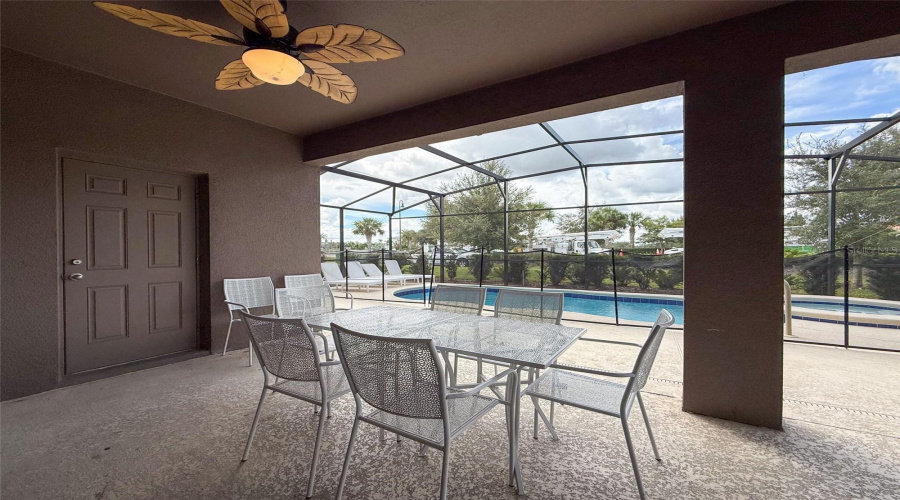 DAVENPORT, Florida 33837, 7 Bedrooms Bedrooms, ,5 BathroomsBathrooms,Residential,For Sale,OAKMOSS,0,MFRP4936413