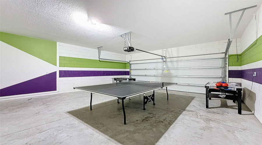 DAVENPORT, Florida 33837, 7 Bedrooms Bedrooms, ,5 BathroomsBathrooms,Residential,For Sale,OAKMOSS,0,MFRP4936413