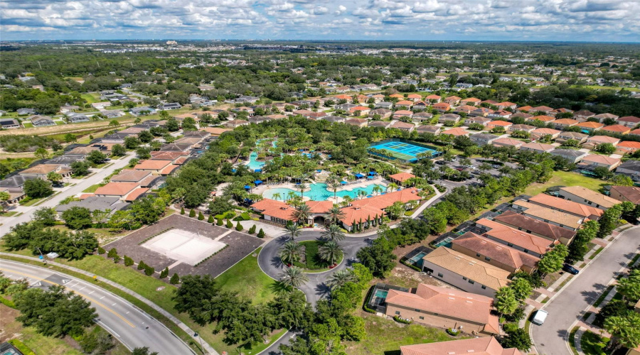 DAVENPORT, Florida 33837, 7 Bedrooms Bedrooms, ,5 BathroomsBathrooms,Residential,For Sale,OAKMOSS,0,MFRP4936413