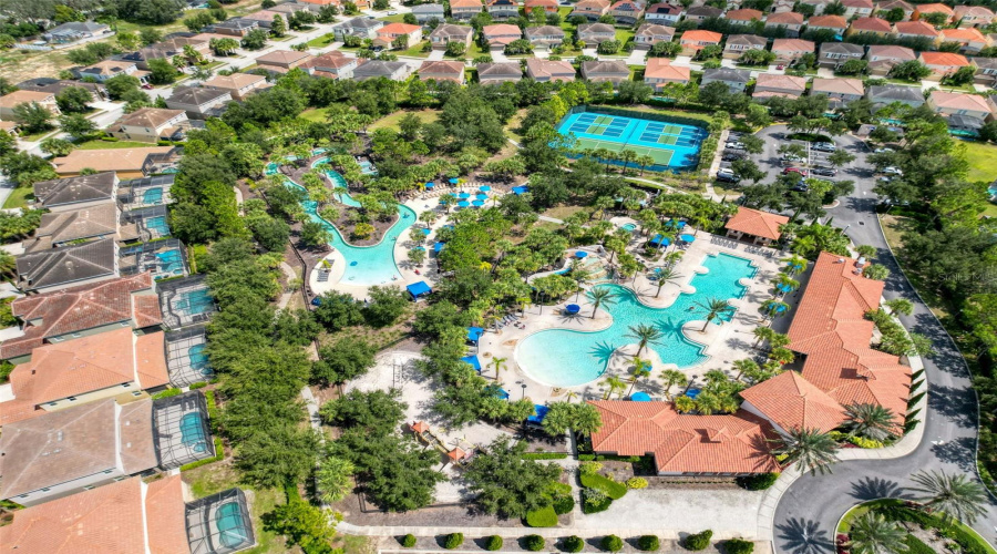 DAVENPORT, Florida 33837, 7 Bedrooms Bedrooms, ,5 BathroomsBathrooms,Residential,For Sale,OAKMOSS,0,MFRP4936413