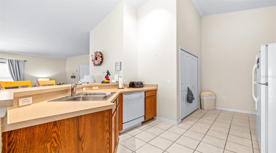 DAVENPORT, Florida 33896, 4 Bedrooms Bedrooms, ,3 BathroomsBathrooms,Residential,For Sale,RESERVE,0,MFRP4934910