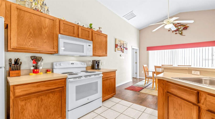 DAVENPORT, Florida 33896, 4 Bedrooms Bedrooms, ,3 BathroomsBathrooms,Residential,For Sale,RESERVE,0,MFRP4934910