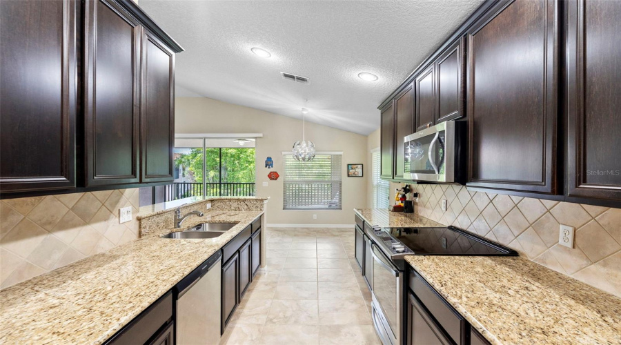 DAVENPORT, Florida 33896, 2 Bedrooms Bedrooms, ,2 BathroomsBathrooms,Residential,For Sale,BELLA ROSE,0,MFRV4944312