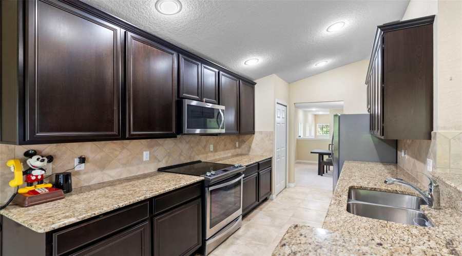 DAVENPORT, Florida 33896, 2 Bedrooms Bedrooms, ,2 BathroomsBathrooms,Residential,For Sale,BELLA ROSE,0,MFRV4944312