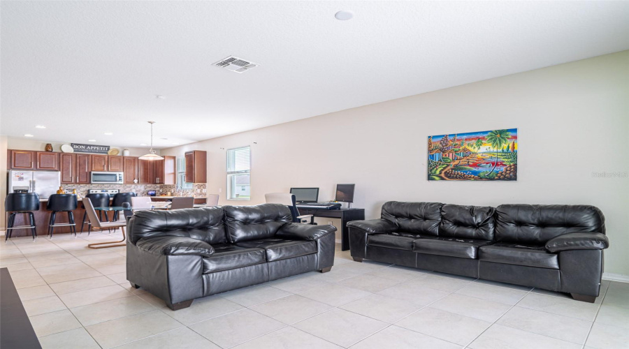 KISSIMMEE, Florida 34746, 3 Bedrooms Bedrooms, ,2 BathroomsBathrooms,Residential,For Sale,CREEKMORE,0,MFRO6348392