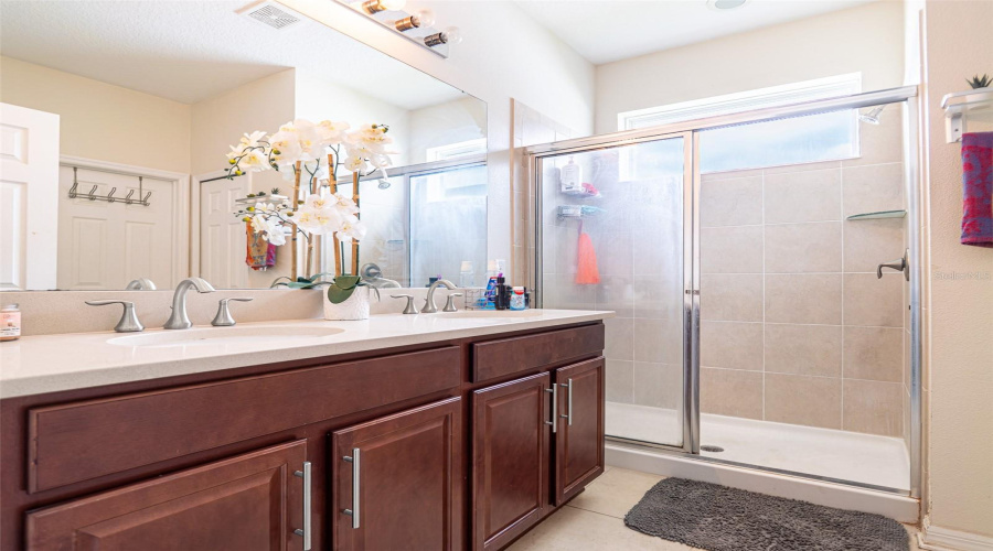 KISSIMMEE, Florida 34746, 3 Bedrooms Bedrooms, ,2 BathroomsBathrooms,Residential,For Sale,CREEKMORE,0,MFRO6348392