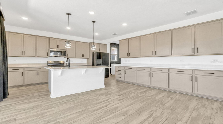 DAVENPORT, Florida 33837, 5 Bedrooms Bedrooms, ,3 BathroomsBathrooms,Residential,For Sale,SUGARWOOD,0,MFRS5125361