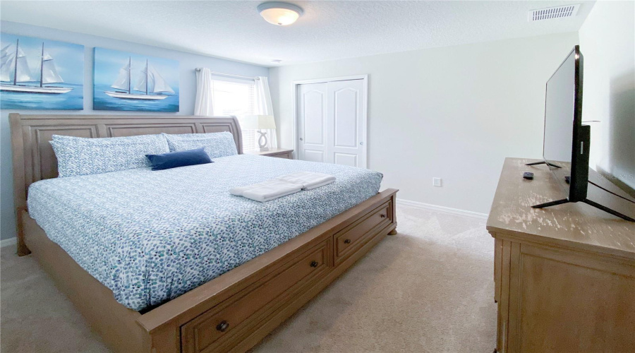 KISSIMMEE, Florida 34747, 7 Bedrooms Bedrooms, ,5 BathroomsBathrooms,Residential,For Sale,ZURICH,0,MFRO6348445