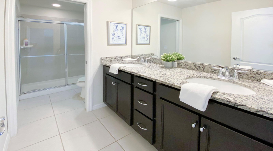 KISSIMMEE, Florida 34747, 7 Bedrooms Bedrooms, ,5 BathroomsBathrooms,Residential,For Sale,ZURICH,0,MFRO6348445