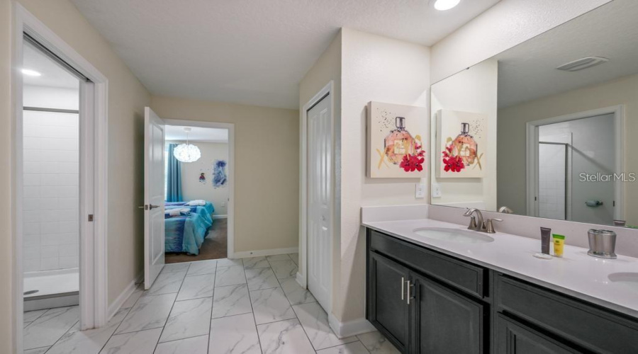 KISSIMMEE, Florida 34746, 8 Bedrooms Bedrooms, ,5 BathroomsBathrooms,Residential,For Sale,TARGET,0,MFRO6348668