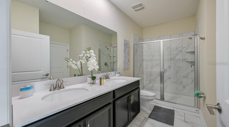 KISSIMMEE, Florida 34746, 8 Bedrooms Bedrooms, ,5 BathroomsBathrooms,Residential,For Sale,TARGET,0,MFRO6348668