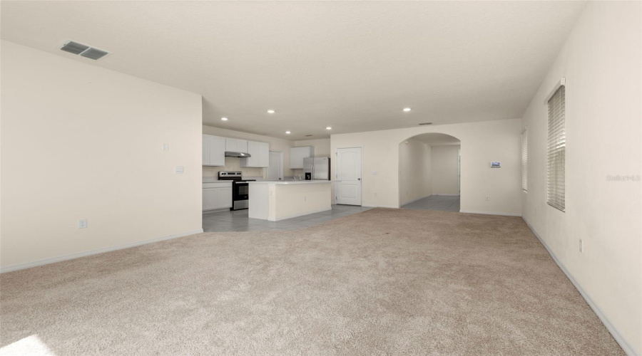 DAVENPORT, Florida 33837, 5 Bedrooms Bedrooms, ,3 BathroomsBathrooms,Residential,For Sale,LILY,0,MFRS5135690