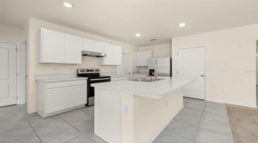 DAVENPORT, Florida 33837, 5 Bedrooms Bedrooms, ,3 BathroomsBathrooms,Residential,For Sale,LILY,0,MFRS5135690