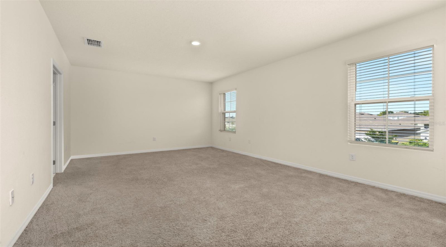 DAVENPORT, Florida 33837, 5 Bedrooms Bedrooms, ,3 BathroomsBathrooms,Residential,For Sale,LILY,0,MFRS5135690