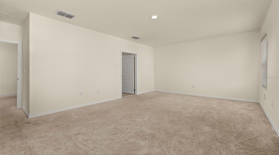 DAVENPORT, Florida 33837, 5 Bedrooms Bedrooms, ,3 BathroomsBathrooms,Residential,For Sale,LILY,0,MFRS5135690