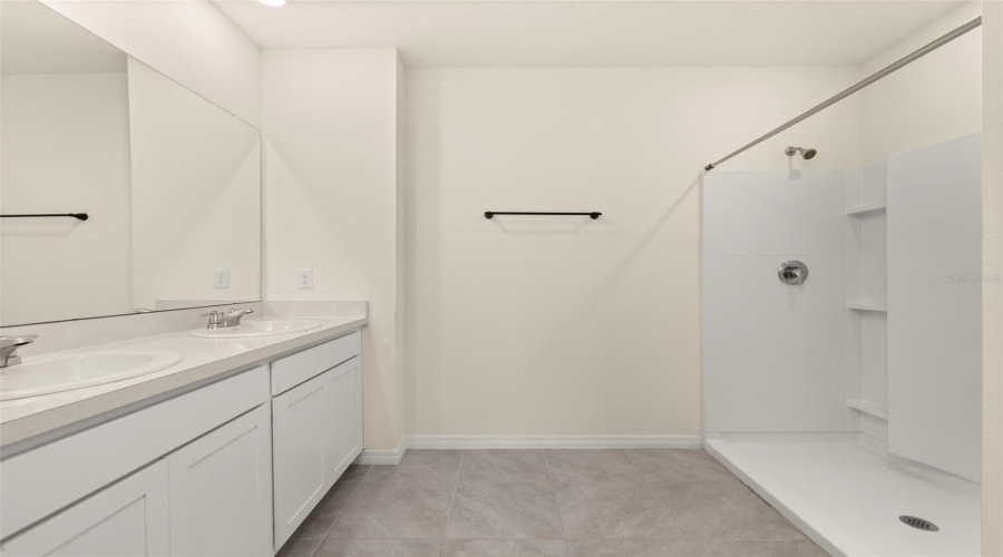 DAVENPORT, Florida 33837, 5 Bedrooms Bedrooms, ,3 BathroomsBathrooms,Residential,For Sale,LILY,0,MFRS5135690