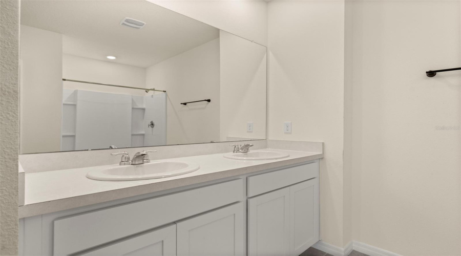 DAVENPORT, Florida 33837, 5 Bedrooms Bedrooms, ,3 BathroomsBathrooms,Residential,For Sale,LILY,0,MFRS5135690