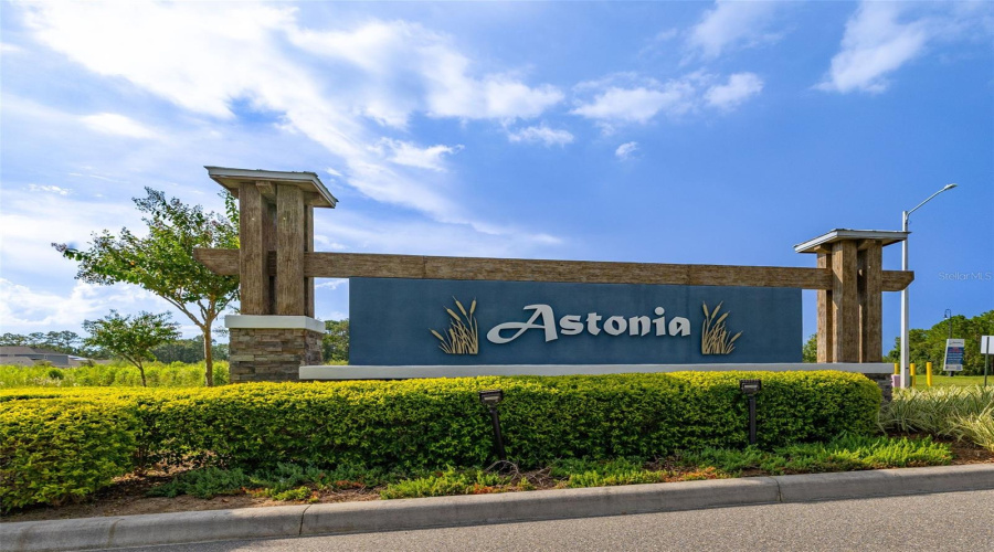 DAVENPORT, Florida 33837, 5 Bedrooms Bedrooms, ,3 BathroomsBathrooms,Residential,For Sale,LILY,0,MFRS5135690