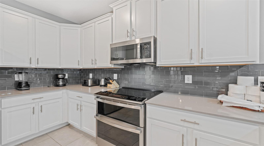 KISSIMMEE, Florida 34746, 9 Bedrooms Bedrooms, ,5 BathroomsBathrooms,Residential,For Sale,PENELOPE,0,MFRS5135658