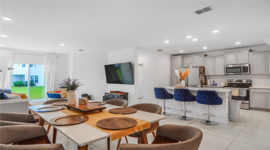 KISSIMMEE, Florida 34746, 4 Bedrooms Bedrooms, ,3 BathroomsBathrooms,Residential,For Sale,BEAU,0,MFRO6348560