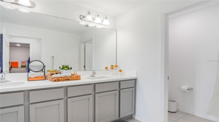 KISSIMMEE, Florida 34746, 4 Bedrooms Bedrooms, ,3 BathroomsBathrooms,Residential,For Sale,BEAU,0,MFRO6348560