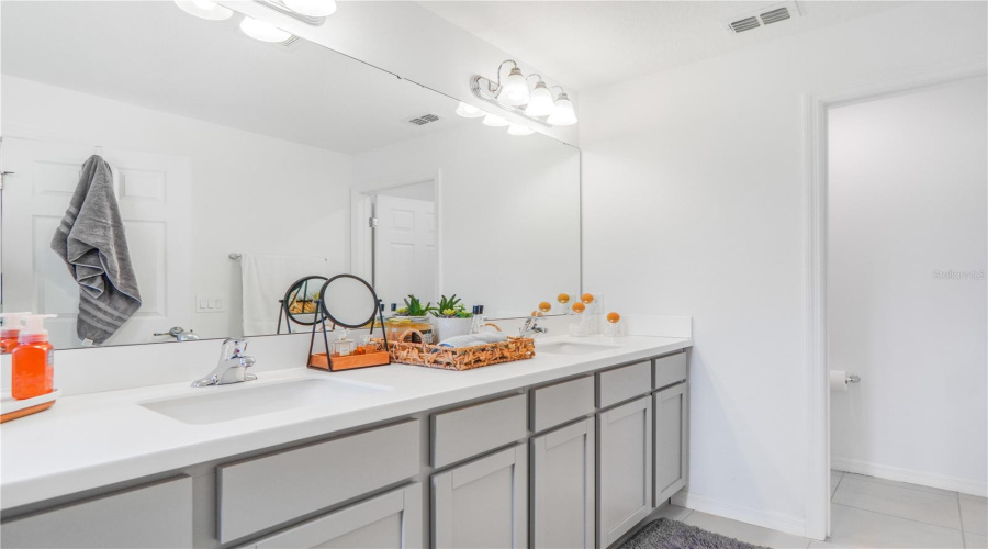 KISSIMMEE, Florida 34746, 4 Bedrooms Bedrooms, ,3 BathroomsBathrooms,Residential,For Sale,BEAU,0,MFRO6348560