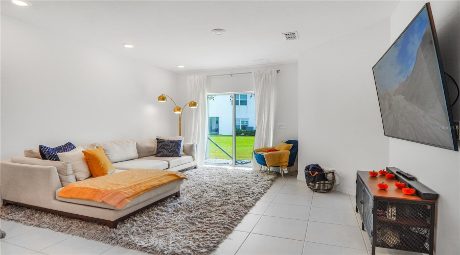 KISSIMMEE, Florida 34746, 4 Bedrooms Bedrooms, ,3 BathroomsBathrooms,Residential,For Sale,BEAU,0,MFRO6348560