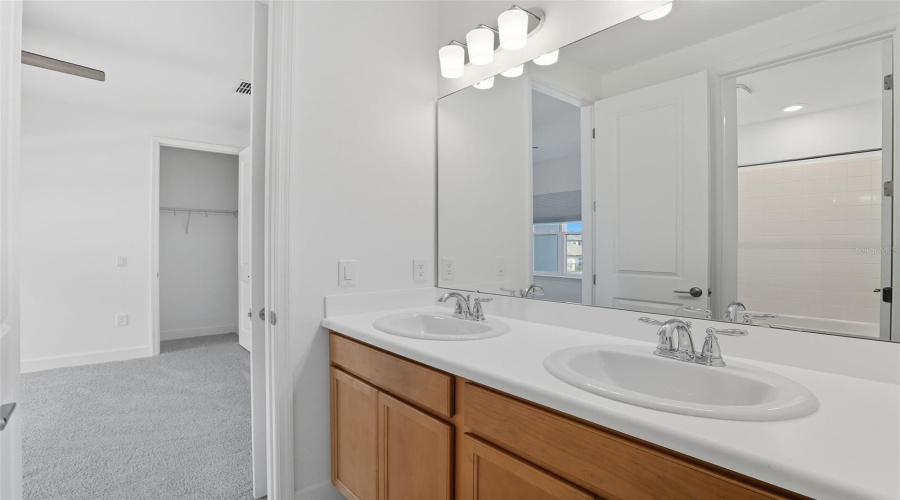 KISSIMMEE, Florida 34746, 4 Bedrooms Bedrooms, ,3 BathroomsBathrooms,Residential,For Sale,GOBLET COVE,0,MFRO6348273