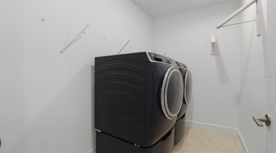 KISSIMMEE, Florida 34746, 4 Bedrooms Bedrooms, ,3 BathroomsBathrooms,Residential,For Sale,GOBLET COVE,0,MFRO6348273