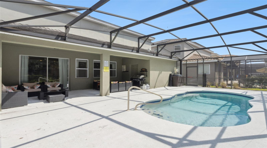 DAVENPORT, Florida 33837, 6 Bedrooms Bedrooms, ,5 BathroomsBathrooms,Residential,For Sale,OAKBOURNE,0,MFRO6345733
