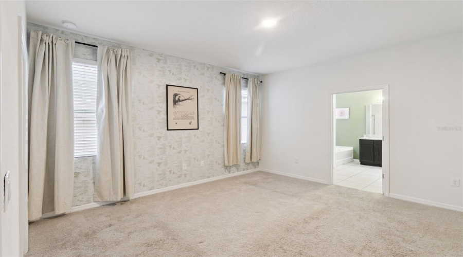 DAVENPORT, Florida 33837, 6 Bedrooms Bedrooms, ,5 BathroomsBathrooms,Residential,For Sale,OAKBOURNE,0,MFRO6345733