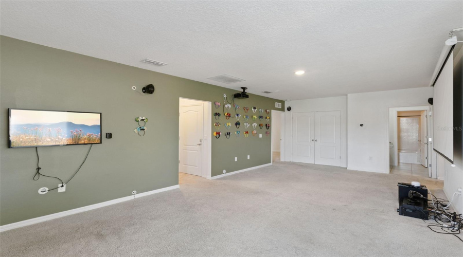 DAVENPORT, Florida 33837, 6 Bedrooms Bedrooms, ,5 BathroomsBathrooms,Residential,For Sale,OAKBOURNE,0,MFRO6345733