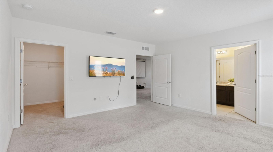 DAVENPORT, Florida 33837, 6 Bedrooms Bedrooms, ,5 BathroomsBathrooms,Residential,For Sale,OAKBOURNE,0,MFRO6345733