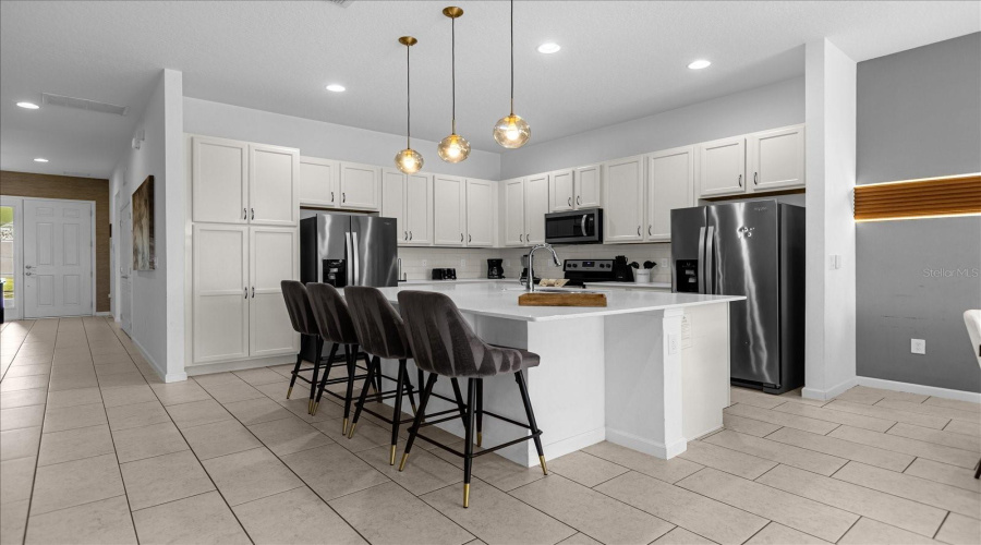 DAVENPORT, Florida 33837, 12 Bedrooms Bedrooms, ,11 BathroomsBathrooms,Residential,For Sale,BROAD OAK,0,MFRS5135682