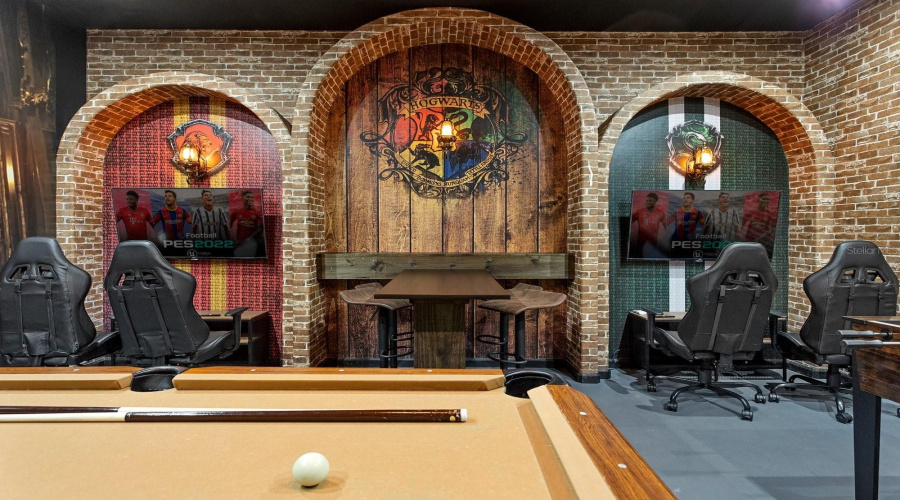 DAVENPORT, Florida 33837, 12 Bedrooms Bedrooms, ,11 BathroomsBathrooms,Residential,For Sale,BROAD OAK,0,MFRS5135682