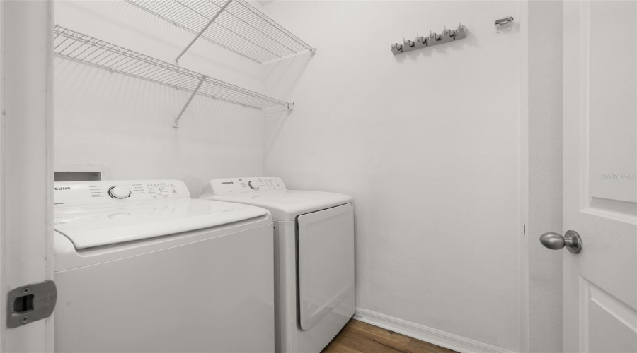 Full Size Laundry Room
