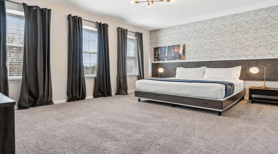 KISSIMMEE, Florida 34747, 5 Bedrooms Bedrooms, ,5 BathroomsBathrooms,Residential,For Sale,SANDY PARK,0,MFRO6346462