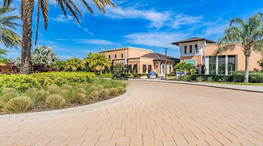 KISSIMMEE, Florida 34747, 5 Bedrooms Bedrooms, ,5 BathroomsBathrooms,Residential,For Sale,SANDY PARK,0,MFRO6346462