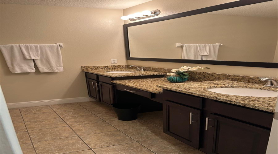 DAVENPORT, Florida 33896, 3 Bedrooms Bedrooms, ,2 BathroomsBathrooms,Residential,For Sale,ROSEVILLE,0,MFRS5135579