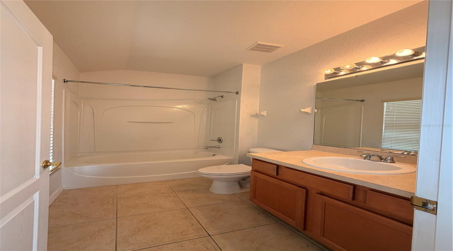 KISSIMMEE, Florida 34746, 5 Bedrooms Bedrooms, ,3 BathroomsBathrooms,Residential,For Sale,CARAVELLE,0,MFRS5135687