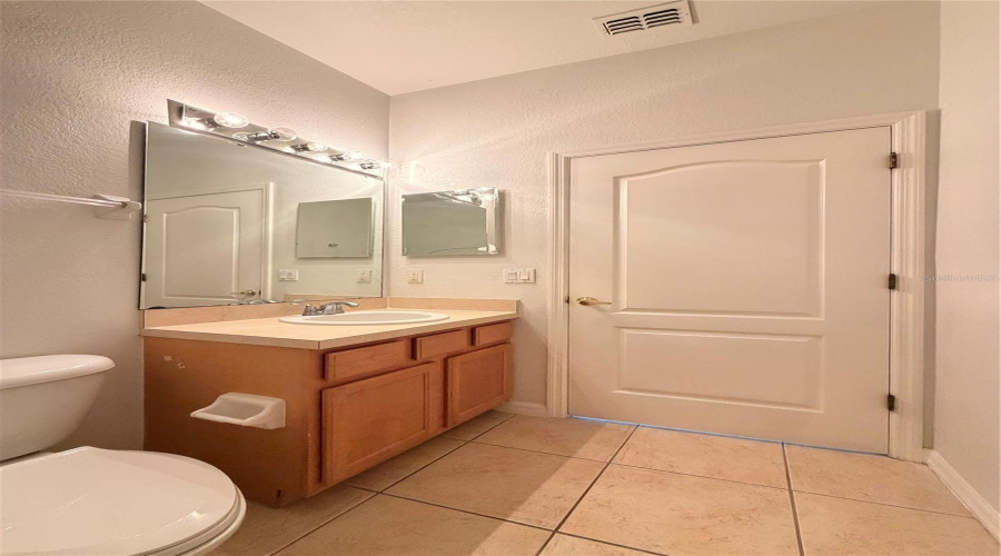 KISSIMMEE, Florida 34746, 5 Bedrooms Bedrooms, ,3 BathroomsBathrooms,Residential,For Sale,CARAVELLE,0,MFRS5135687